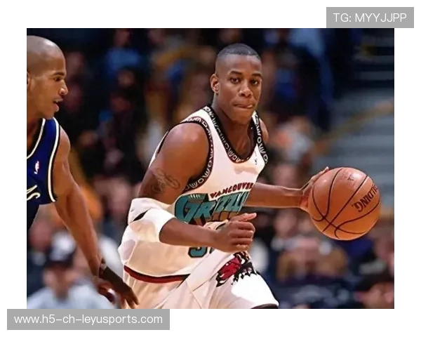 2005年总决赛:圣安东尼奥马刺在对阵西部强敌西雅图超音速的比赛中,以强硬防守获胜,夺得队史第三个冠军。 2005年总决赛:圣安东尼奥马刺在对阵西部强敌西雅图超音速的比赛中,以强硬防守获胜,夺得队史第三个冠军。